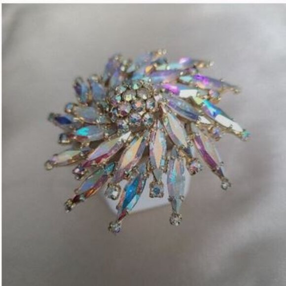 Sherman Aurora Borealis Crystal Pinwheel Brooch - Picture 1 of 10